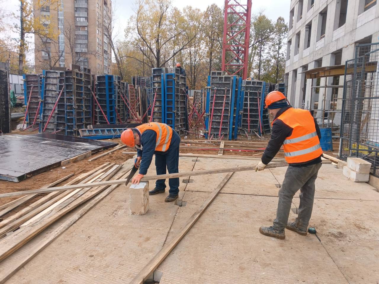 Рабочие на объекте в Москве
